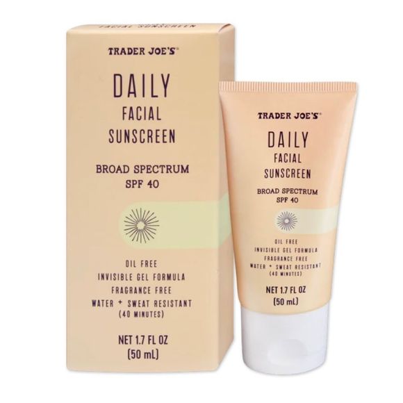 $12❤️🔥 LAST 1! Trader Joe’s Daily Facial Sunscreen SPF40 ☀️ NEW IN BOX Face - Picture 1 of 5